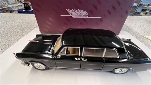 FAW Modell Limousine mit Zertifikat 1/24
